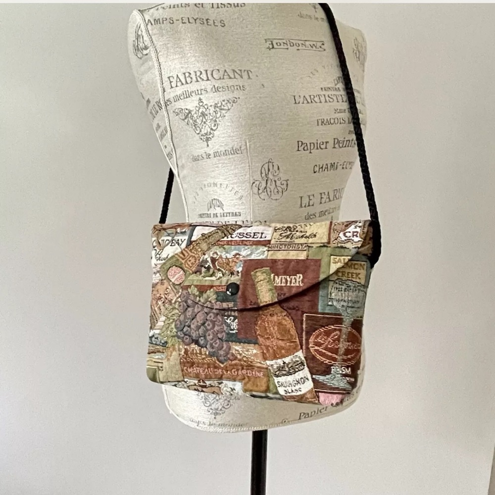 Tapestry Purse with Satin Rope Strap Wine Country Design Cottage Core - Picture 3 of 6